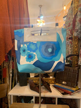 Cargar imagen en el visor de la galería, Bolso Vintage de Tapicería Escay de los Años 70 – Hecho a Mano