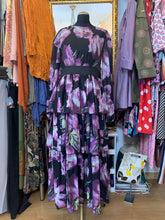 Cargar imagen en el visor de la galería, Vestido de gasa con volantes y estampado floral