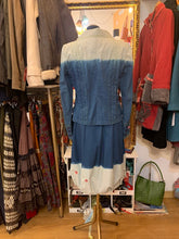 Cargar imagen en el visor de la galería, Traje de falda y chaqueta de la firma Aventures des toiles