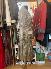 Cargar imagen en el visor de la galería, Traje de falda y chaqueta de la firma Bandolera