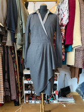 Cargar imagen en el visor de la galería, Vestido cruzado de lana Max Mara