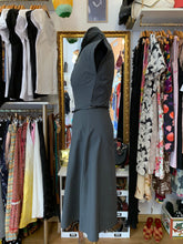 Cargar imagen en el visor de la galería, Vestido Original Vintage 70’s con falda en vuelo y cremallera delantera.