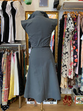 Cargar imagen en el visor de la galería, Vestido Original Vintage 70’s con falda en vuelo y cremallera delantera.